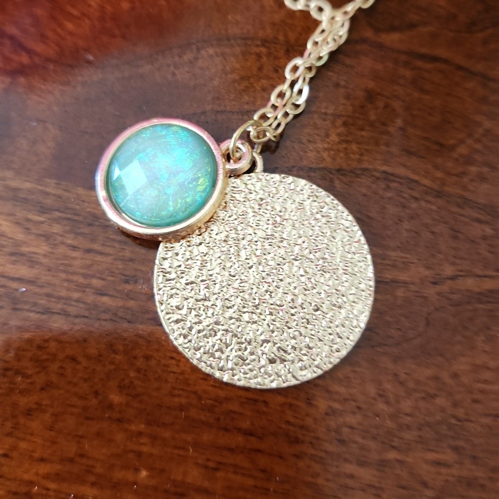 Round Green/Golden sphere pendant - Picture 3 of 7